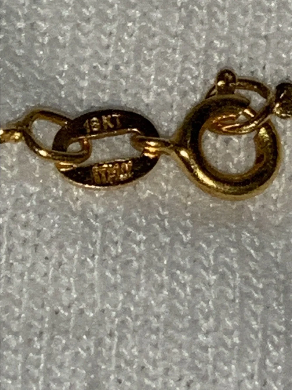 Gold Solitaire Pendant Necklace 18KT - Picture 5 of 8